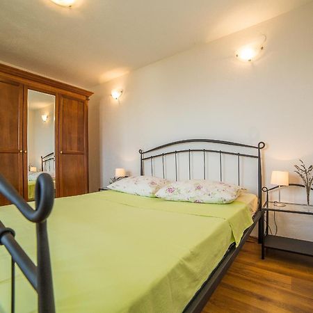 Apartments Maja Дуги Рат Екстериор снимка
