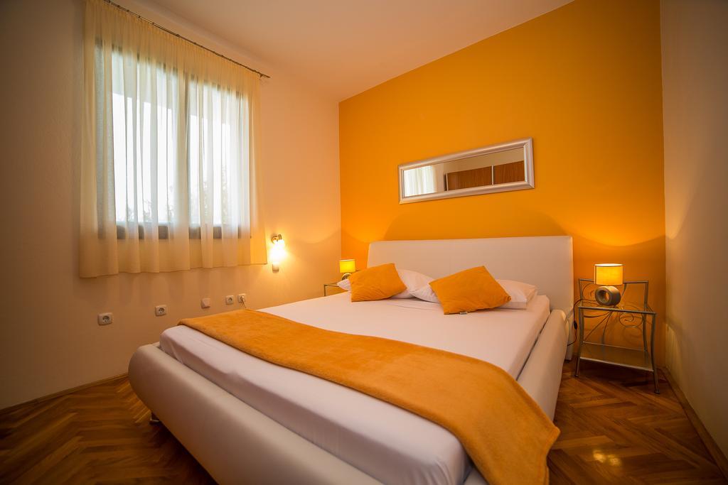 Apartments Maja Дуги Рат Екстериор снимка