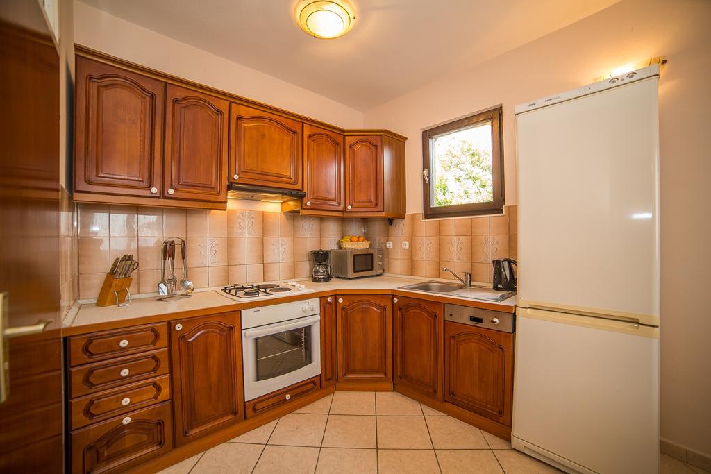 Apartments Maja Дуги Рат Екстериор снимка