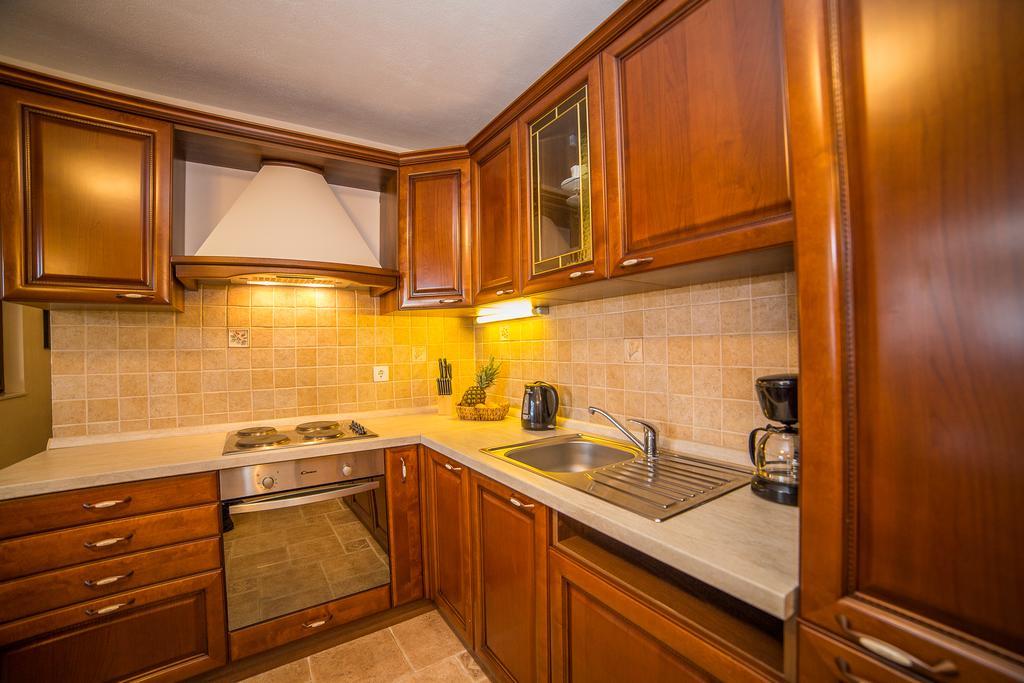 Apartments Maja Дуги Рат Екстериор снимка