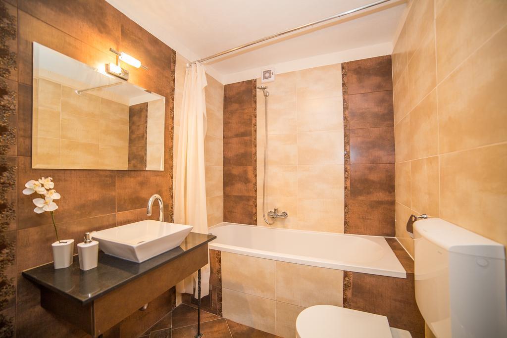 Apartments Maja Дуги Рат Екстериор снимка