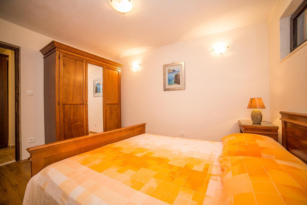 Apartments Maja Дуги Рат Екстериор снимка